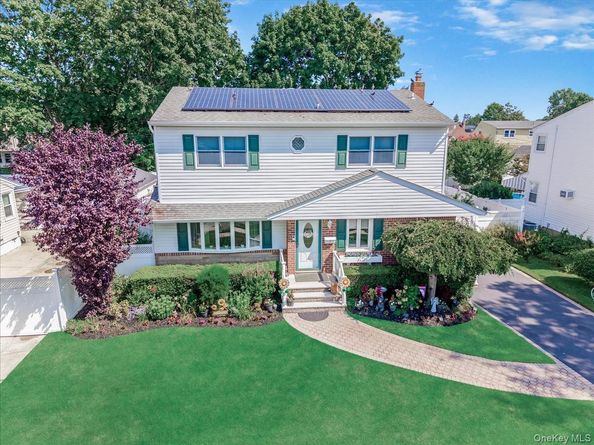 7 Cornell Avenue, Hicksville NY 11801