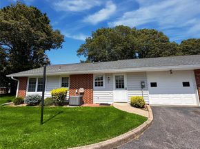 49 Trent Court B, Ridge NY 11961