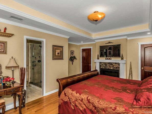 3101 Lonni Lane, Merrick NY 11566