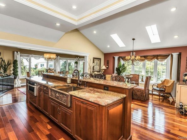 3101 Lonni Lane, Merrick NY 11566