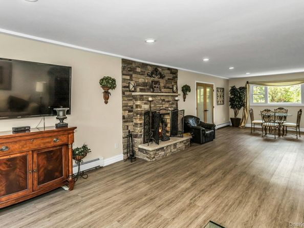 3101 Lonni Lane, Merrick NY 11566