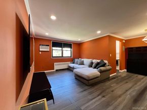 17-72 166 Street UPPER, Whitestone NY 11357