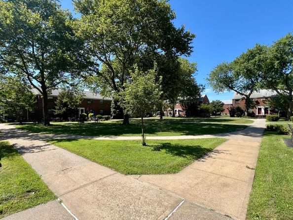 17-72 166 Street UPPER, Whitestone NY 11357