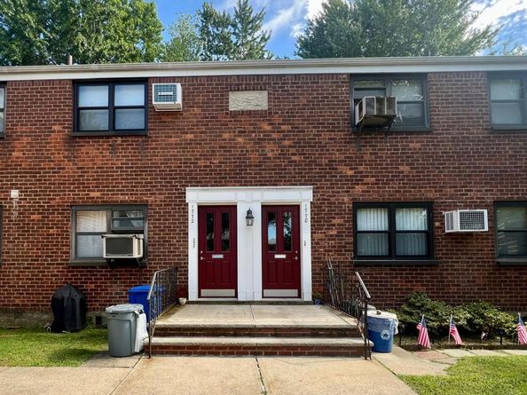 17-72 166 Street UPPER, Whitestone NY 11357