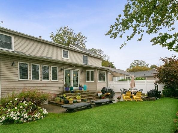 11 Avon Road, Hewlett NY 11557