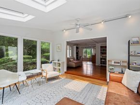 7 Meriden Place, Melville NY 11747