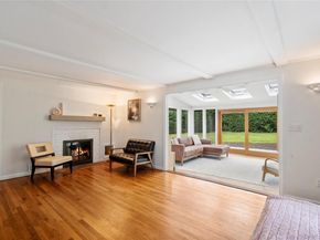 7 Meriden Place, Melville NY 11747