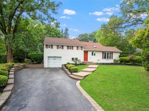 7 Meriden Place, Melville NY 11747