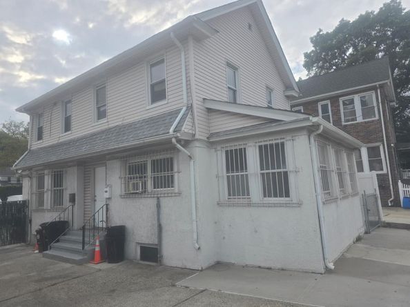 8742 Van Wyck Expressway, Richmond Hill NY 11418