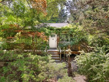 3 Leslie Court