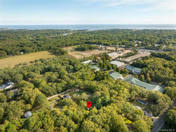 3 Leslie Court, Remsenburg NY 11972