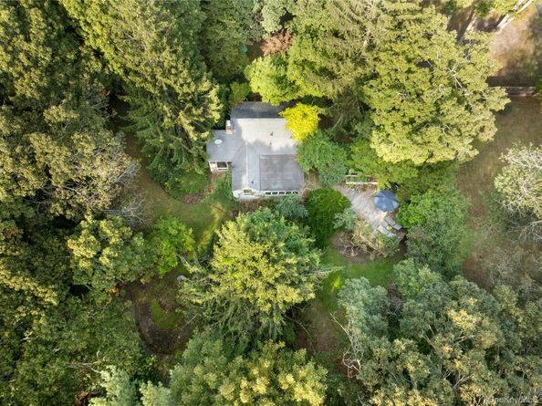 3 Leslie Court, Remsenburg NY 11972