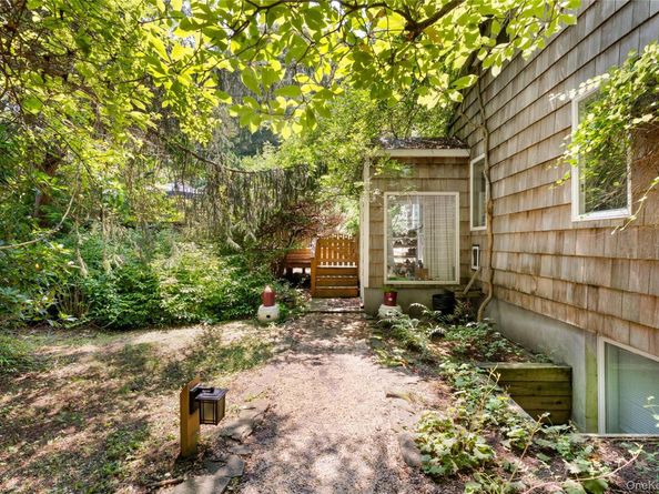 3 Leslie Court, Remsenburg NY 11972