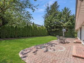 83 The Dell, Albertson NY 11507