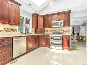 83 The Dell, Albertson NY 11507