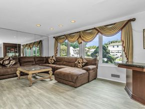 83 The Dell, Albertson NY 11507