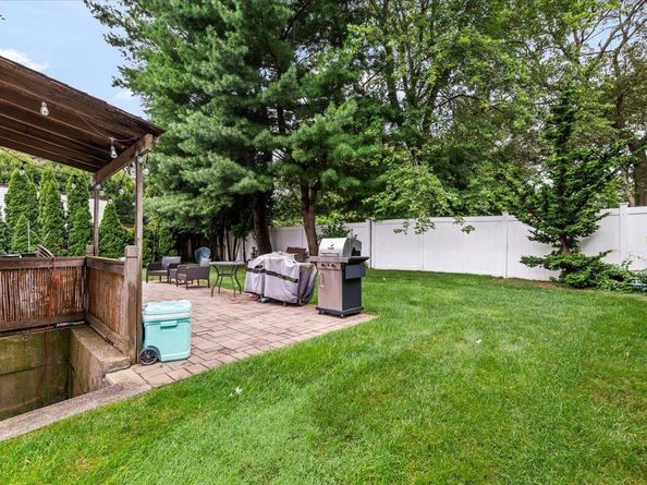 40 Woodland Avenue, Farmingdale NY 11735