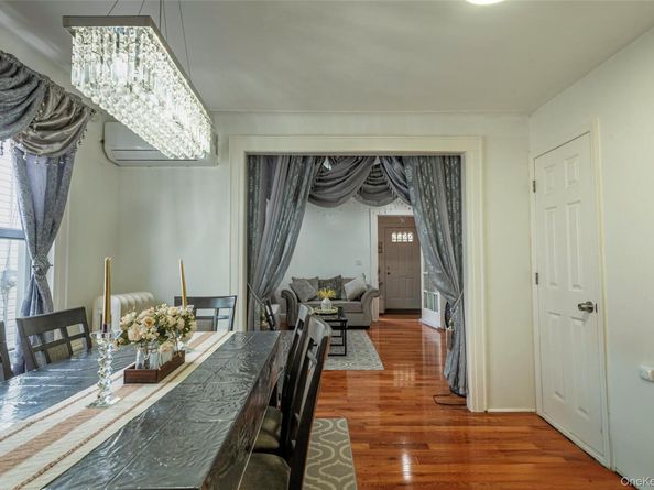 217-27 99 Avenue, Queens Village NY 11429