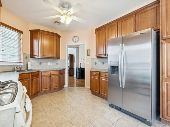 109 Louden Loop, Mount Sinai NY 11766