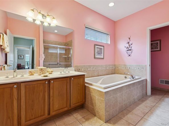 109 Louden Loop, Mount Sinai NY 11766