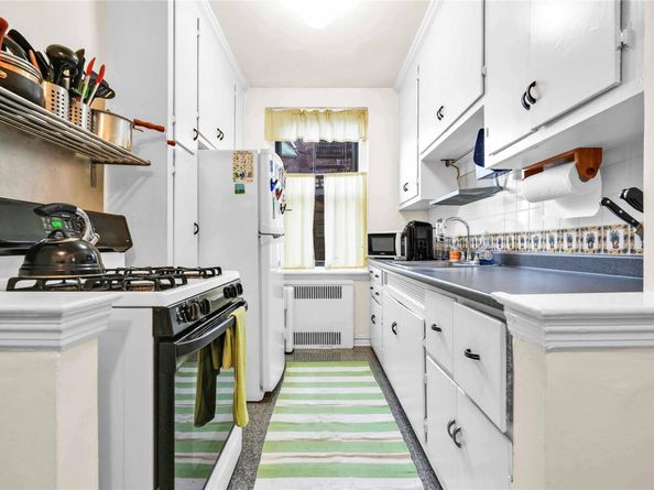 84-51 Beverly Road 5P, Kew Gardens NY 11415