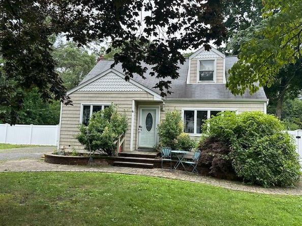 1088 Cassel Avenue, Bay Shore NY 11706