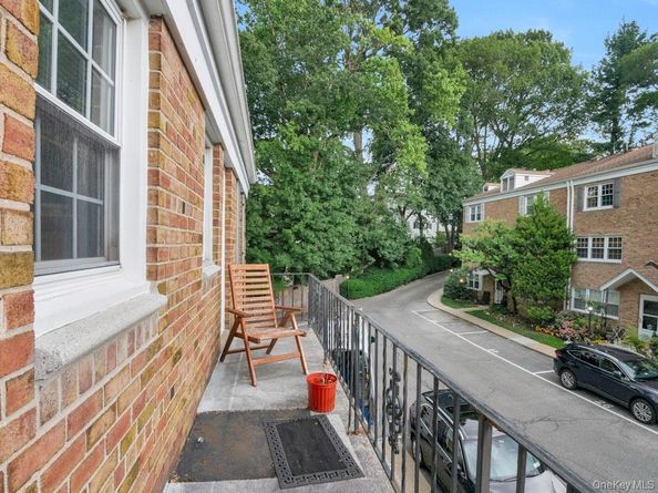 118 Texas Avenue 118, Bronxville NY 10708