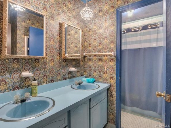 118 Texas Avenue 118, Bronxville NY 10708