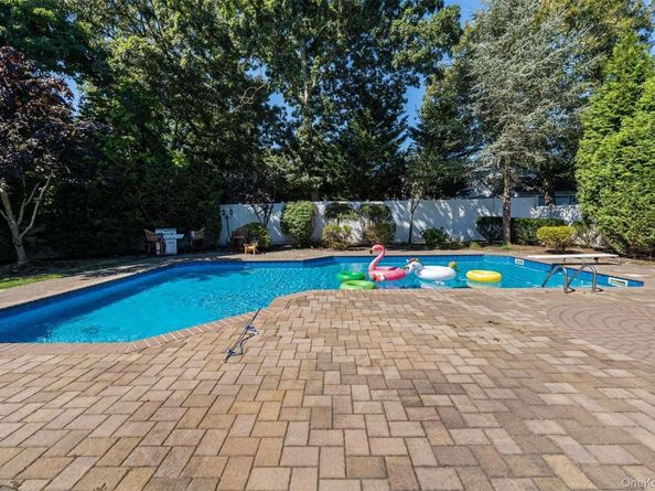 82 Woodview Lane, Centereach NY 11720