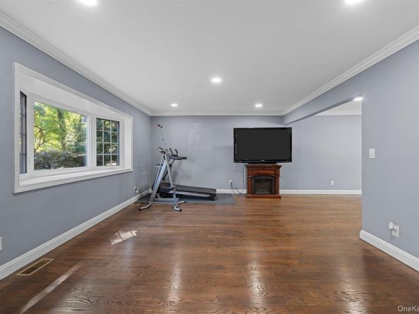 82 Woodview Lane, Centereach NY 11720