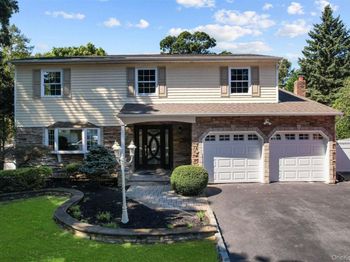 82 Woodview Lane