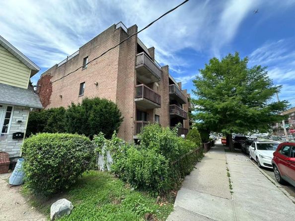 4304 158th Street L4, Flushing NY 11358