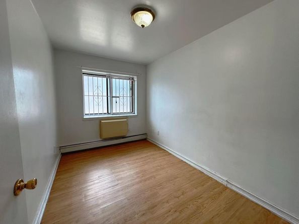 4304 158th Street L4, Flushing NY 11358