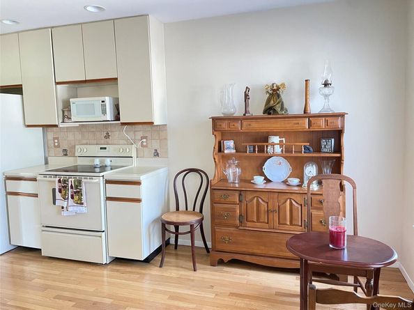 419 Elton Court, Saint James NY 11780