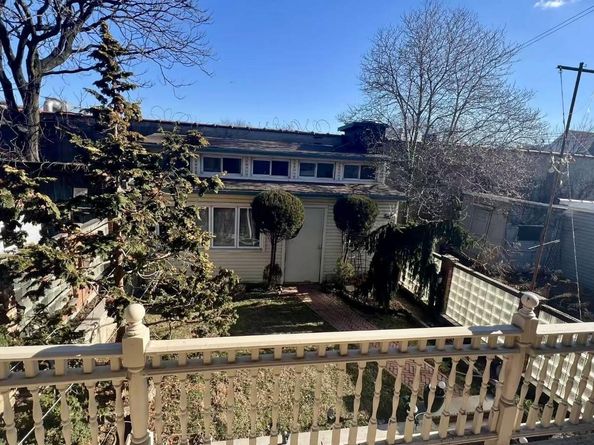 5741 58th Street, Maspeth NY 11378