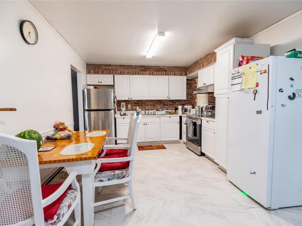 24 Quail Run, Massapequa NY 11758