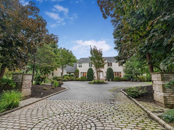 4 Ariana Court, Oyster Bay Cove NY 11771