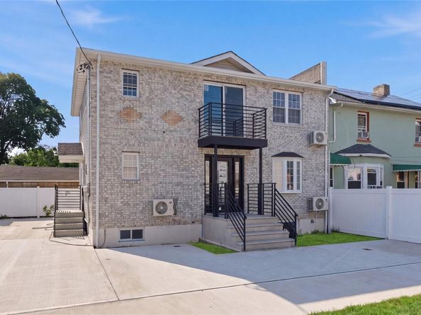 137-08 218th Street, Laurelton NY 11413