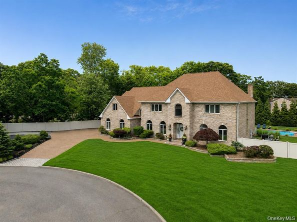 15 Teal Crescent, Great River NY 11739