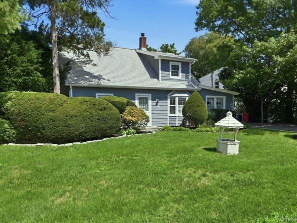 635 Whittier Street, Westbury NY 11590