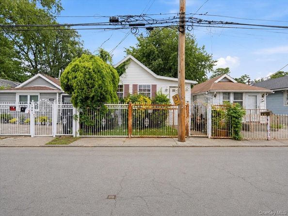 1202 Harding Park, Bronx NY 10473