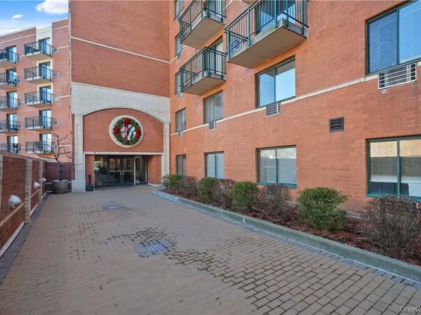 123 Mamaroneck Avenue 215, Mamaroneck NY 10543