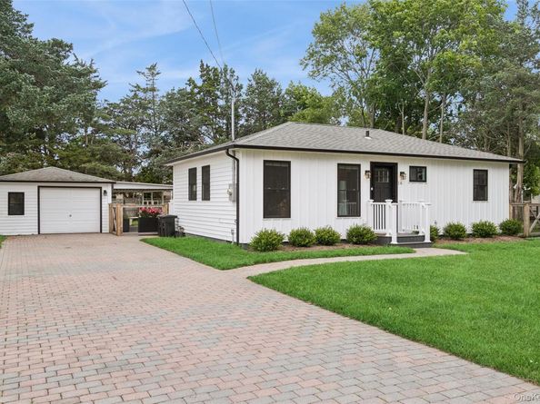 16 Winnie Road, Center Moriches NY 11934