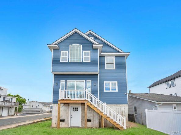 10 8th Avenue, East Rockaway NY 11518