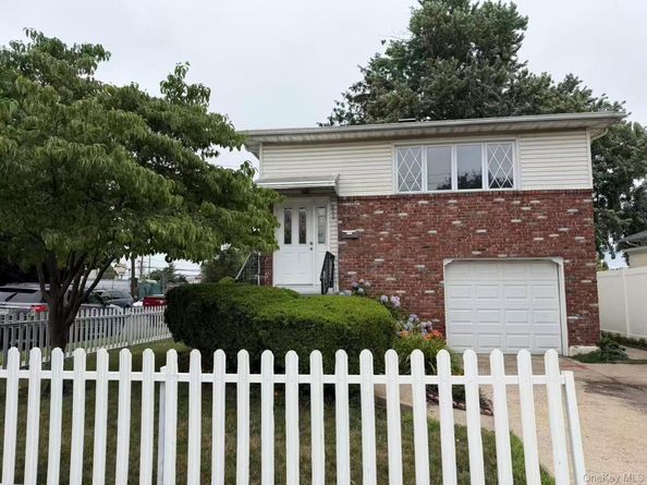 858 Oliver Avenue, Westbury NY 11590