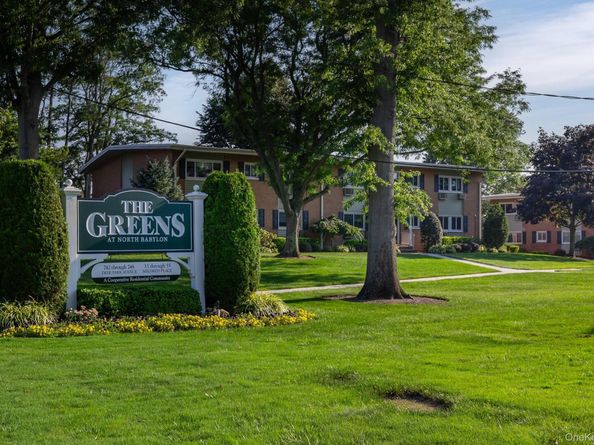 748 Deer Park Avenue 7H, North Babylon NY 11703