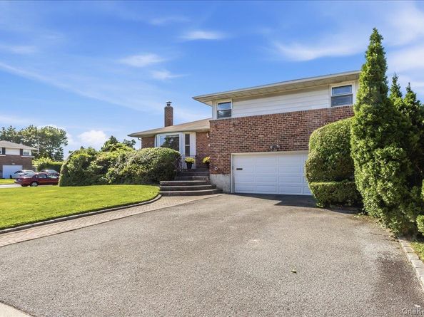 197 Stephen Street, Levittown NY 11756