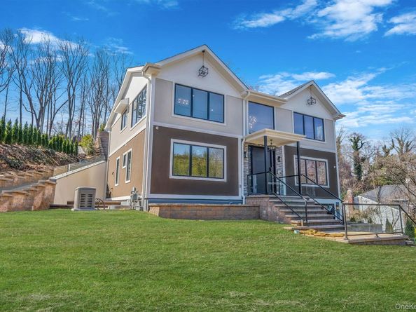 150 Sugar Toms Lane, East Norwich NY 11732