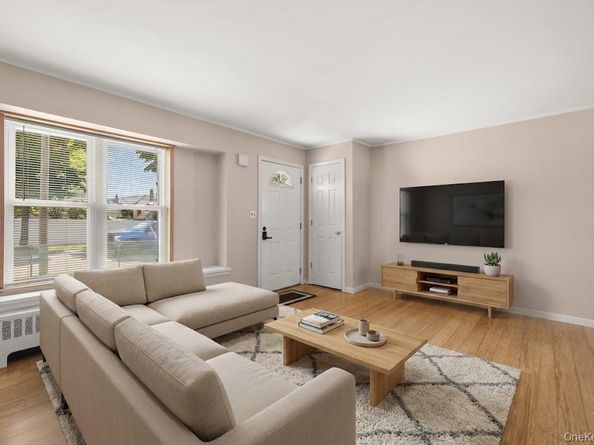 163 Buffalo Avenue, Lindenhurst NY 11757