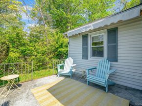 24 Locust Road, Wading River NY 11792
